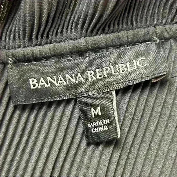 Banana Republic Charcoal Pleat Polyester Long Sleeve Size Medium Blouse - Picture 14 of 16